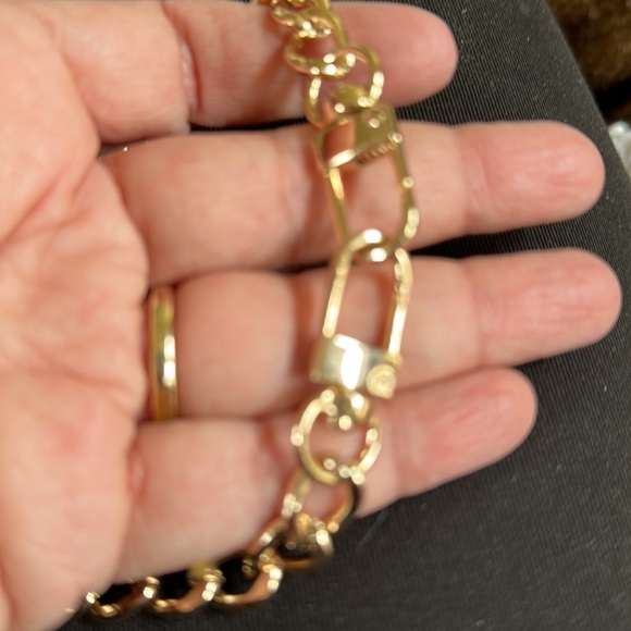 Louis Vuitton lock and key with gold tone chain - Picture 2 of 8